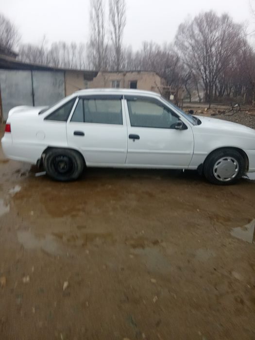 Нексия 2 сотилади.2009.