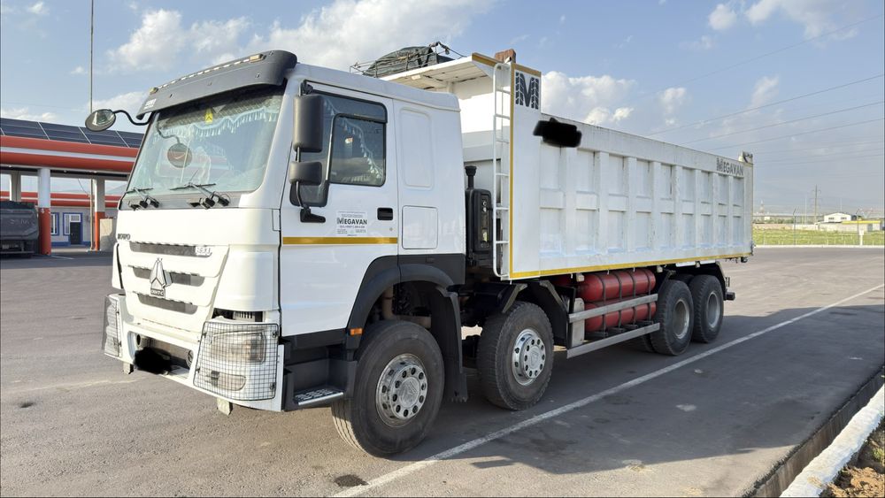 HOWO samosval 8x4 40 tonna 30 kub