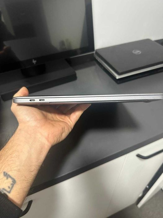 Laptop Apple MacBook Pro A2141 EMC 3347 16" i7 32Gb 512gb SSD Touchbar