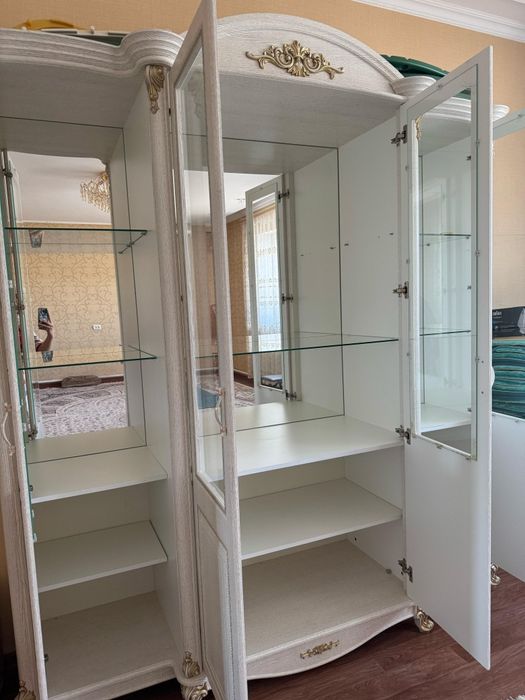 Сервант жаңа, күйі өте жақсы