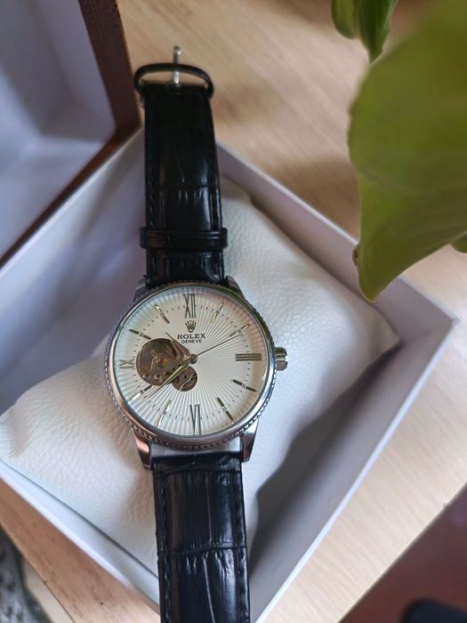 Продам  наручные часы Rolex копия , механический,новые.