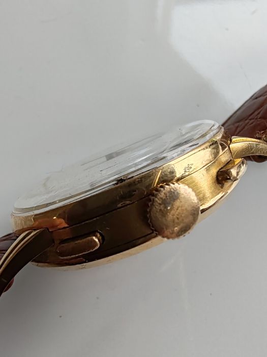 Angelus Chronodato Chronograph Triplu Calendar Aur 18k - 38 mm