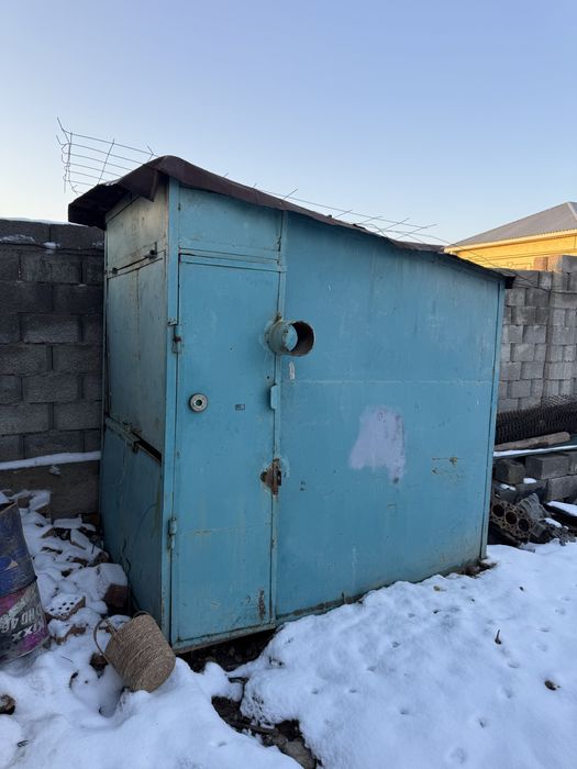 Будка металически квадратный