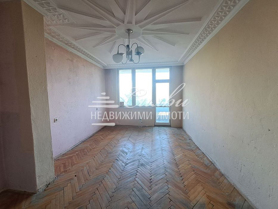 Продава се Тристаен апартамент в Шумен, Тракия - 94 кв.м за 1134 €/кв.м - Снимка #1