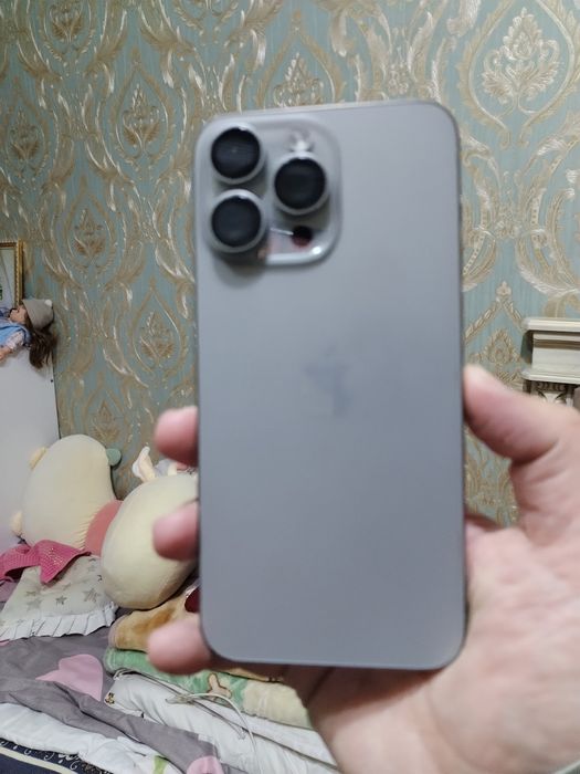 Ayfon 15 pro max sotiladi