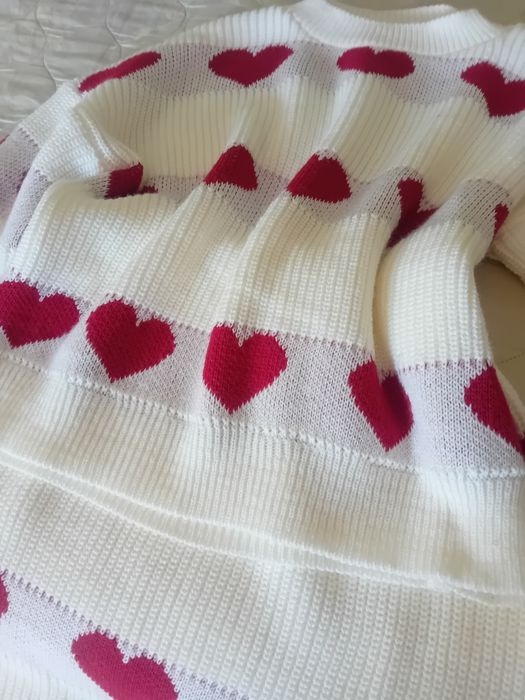 Нов  топъл свеж комплект м,л размер  с еластичност