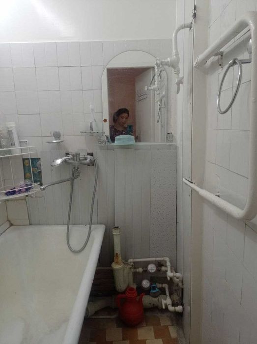 Qizarga kunlik oylik ijaraga kvartira bor. Bezxazayka