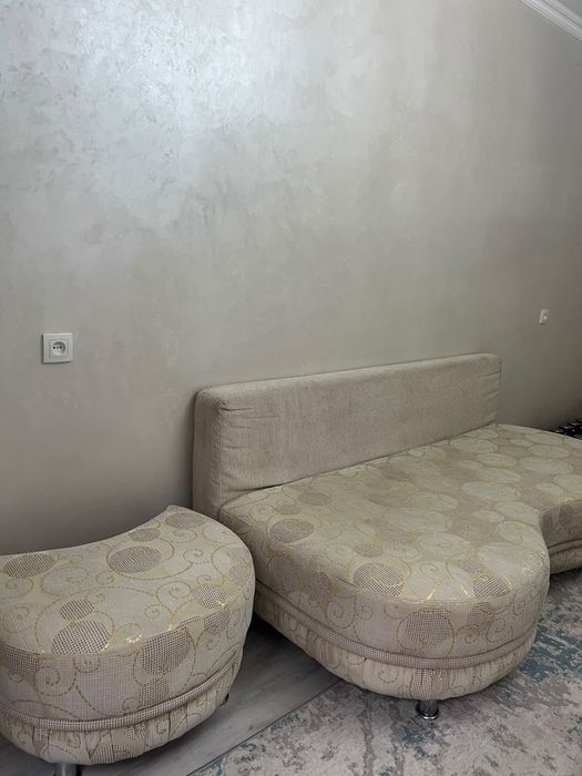 Продам диван для гостинной