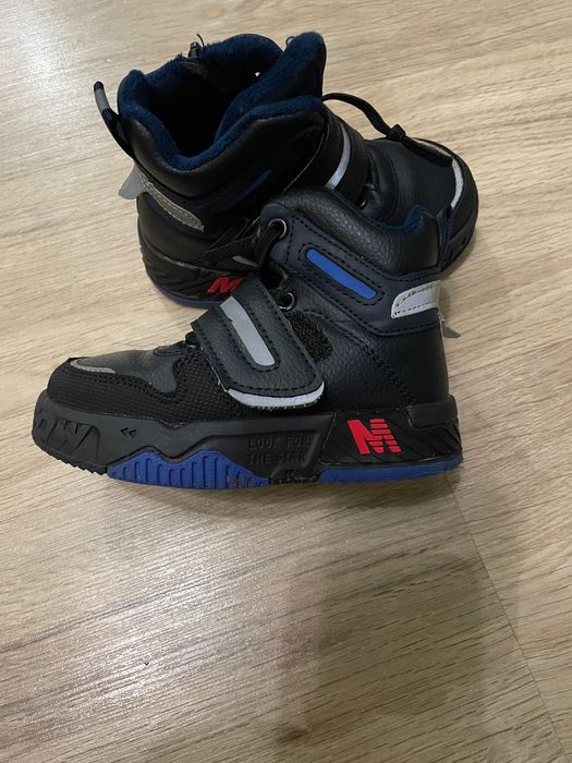 Детски зимни боти