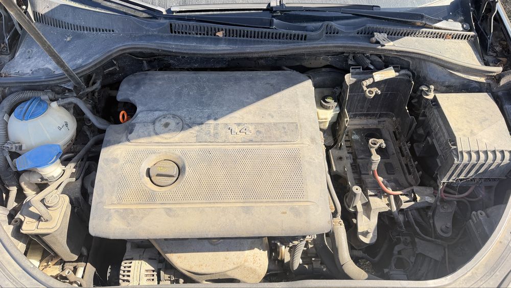 Dezmembrez golf 5 1.4 cod BCA
