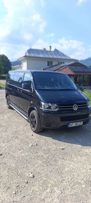 Volkswagen Caravelle Vand vw caravelle 9 locuri.