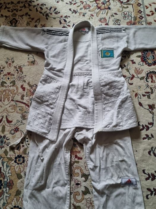 Adidas kimano satylady