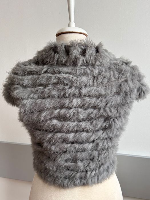 BARBARA SCHWARZER кокетен топ  от естествена мека заешка кожа