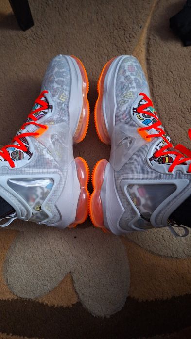 Ghete de baschet "LeBron 19"