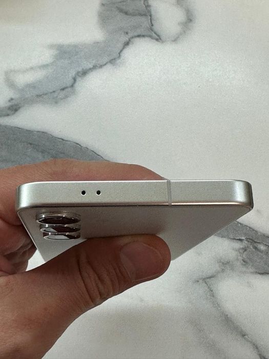 Продам Samsung S24 256GB