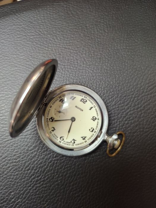 Красив Джобен Часовник МОЛНИЯ  Идеален за Декорация