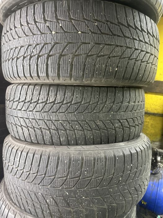 Продам комплект зимней резины