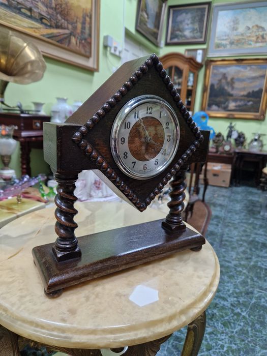 Прекрасен антикварен колекционерски английски каминен часовник