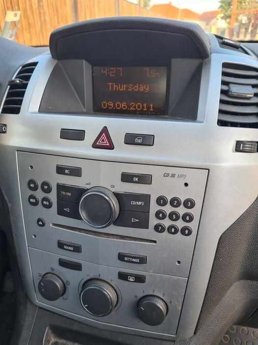 Dezmembrez 1.6i benzina A16XER euro 5 Opel Zafira B