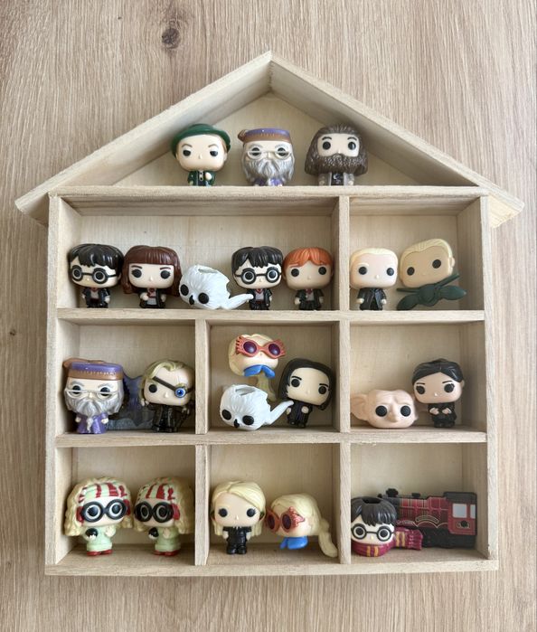 Дървена поставка къща за Хари Потър funko pop kinder фигурки