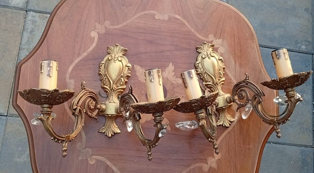 Set  aplice din bronz masiv și elemente din cristal in stilul Louis,piese cu o lucrătură