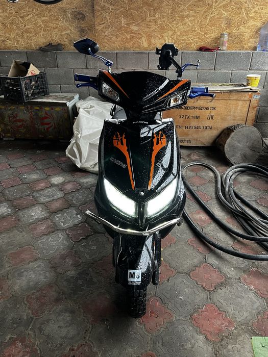 Продам мопед м8.