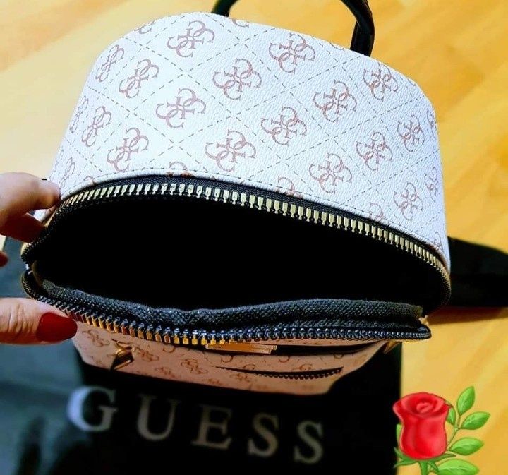 Rucsac Guess, super model import Italia, saculet, etichetă