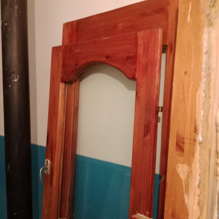 Окно пластиковый  двер деревянный