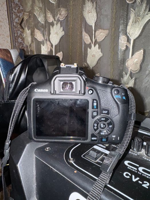 Фотоаппарат Canon EOS 2000D!