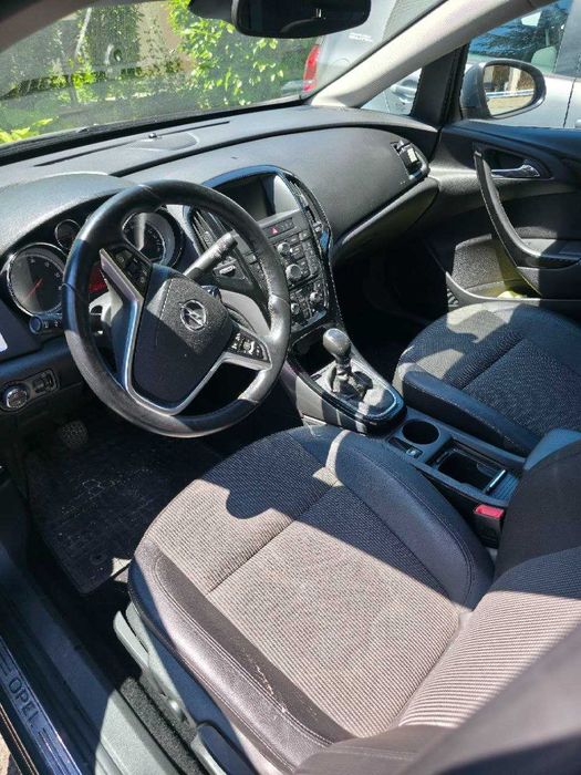 Продавам Opel Astra 2015 | 1.6 CDTI | 6-степенна КП | Пълен фул екстри