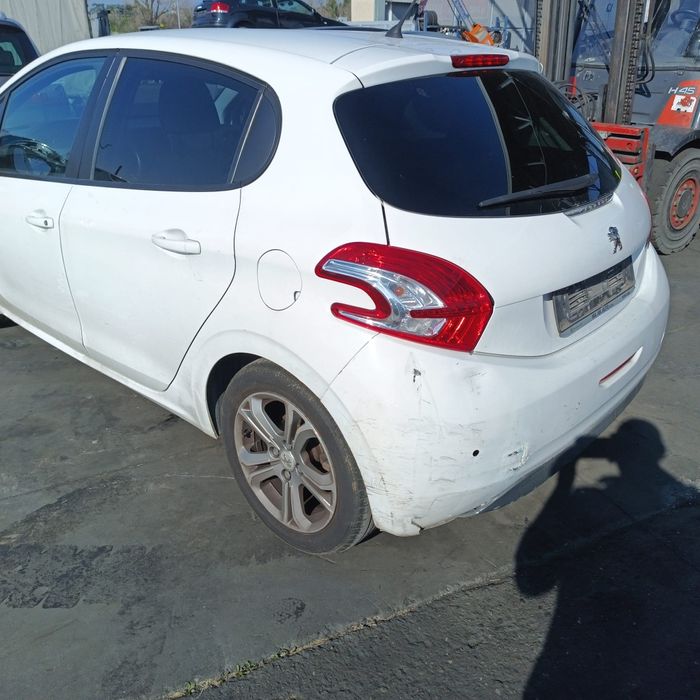 Vand motor peugeot 208 an 2016 1,4 benzina