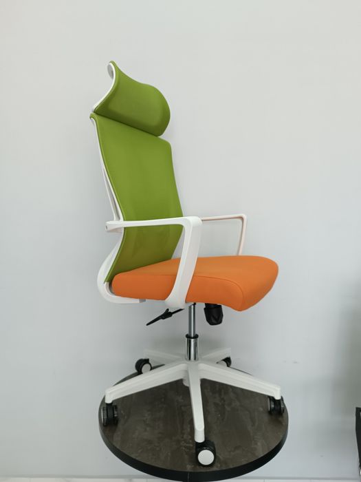 Кресло для персонала Lora Green