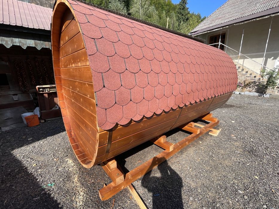 Saună tip butoi pentru exterior