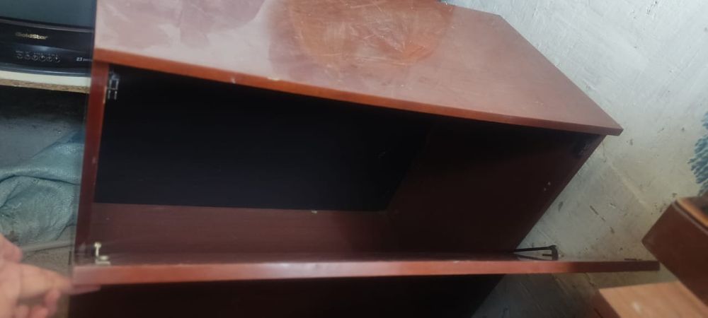 Продам тумбочку под телевизор