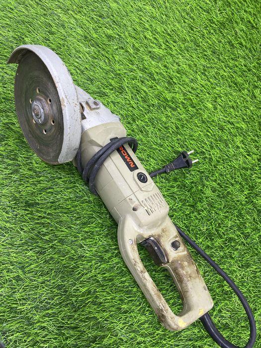 Болгарка Crown.