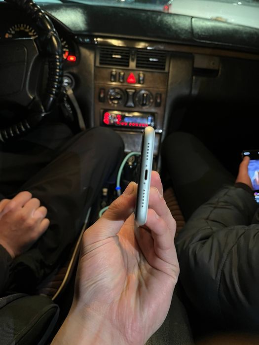 Продам iPhone 11 128GB