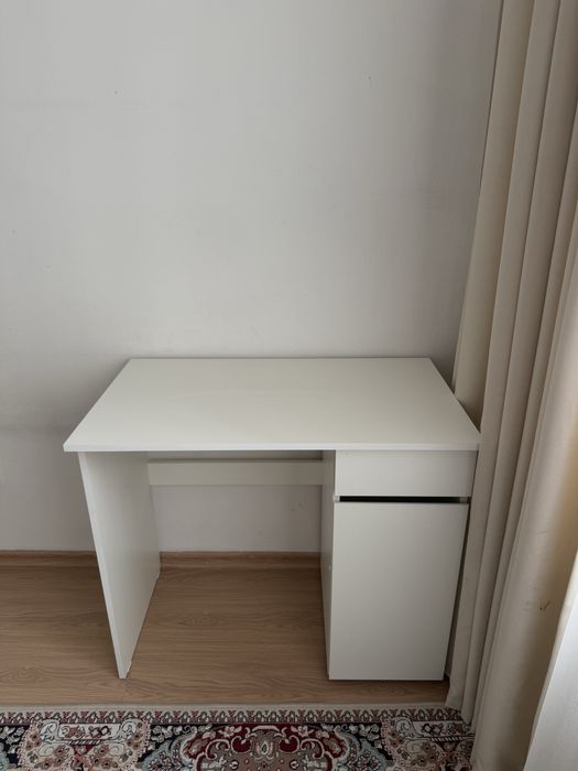 Продам стол письменный