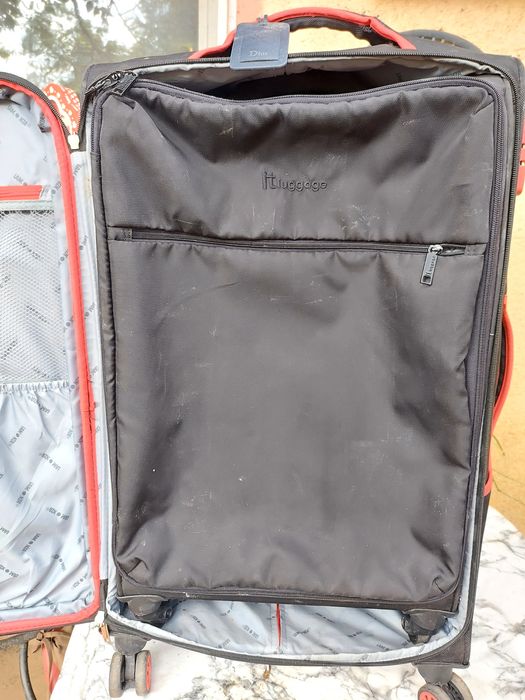 Vând trei geamantane (trolere))