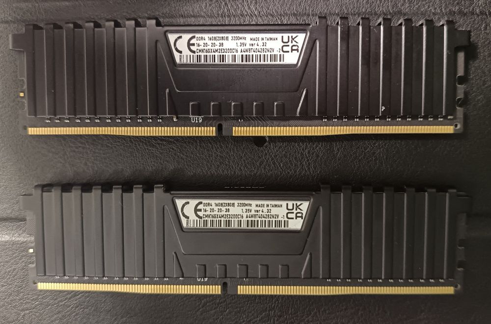 Vând Memorie RAM 16GB Dual Kit, Vengeance LPX, 3200Hz, CL16