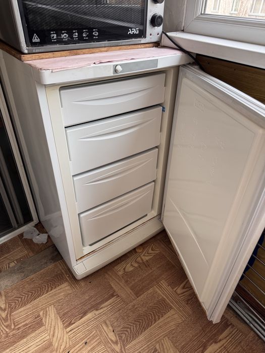 Морозильник Indesit