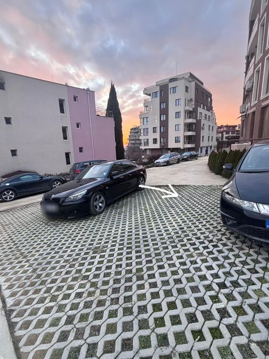 Парко място - Външно