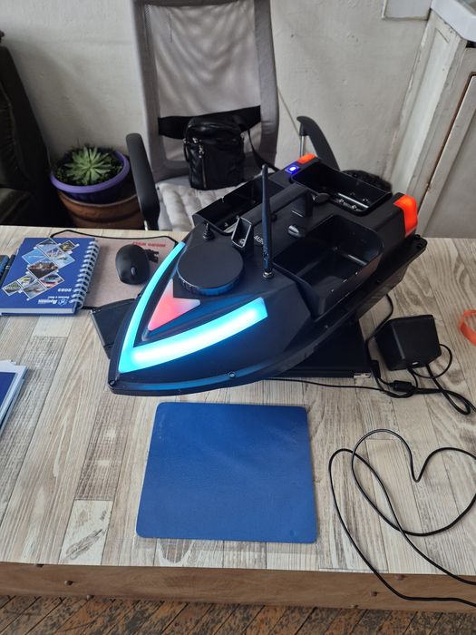 Лодка За Захранка ZV06 GPS-100 Точки 12000mAh Нов Модел!