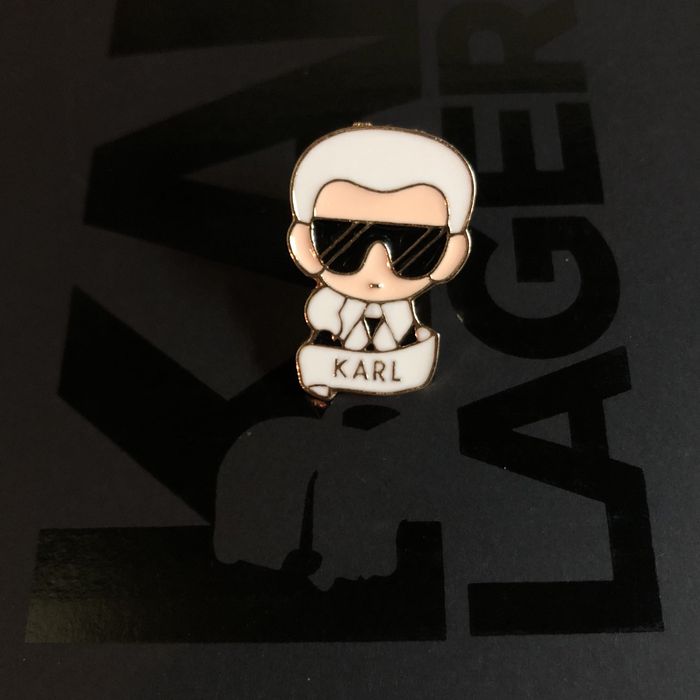 Брошка с Karl Lagerfeld