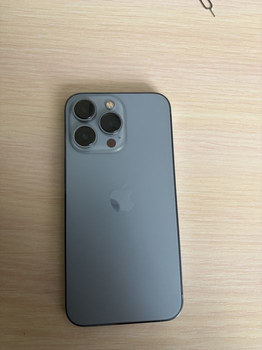 Продаю Iphone 13pro