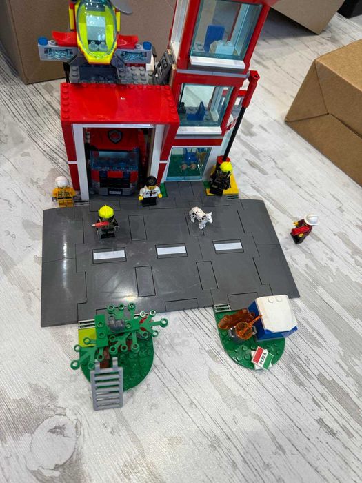 LEGO City: Пожарна станция, Къща, Полицейско управление и Болница
