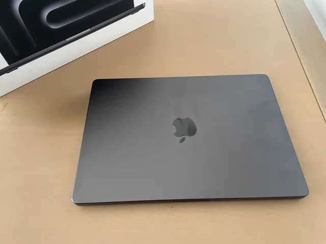 MacBook PRO M3 – 512 SSD, Midnight