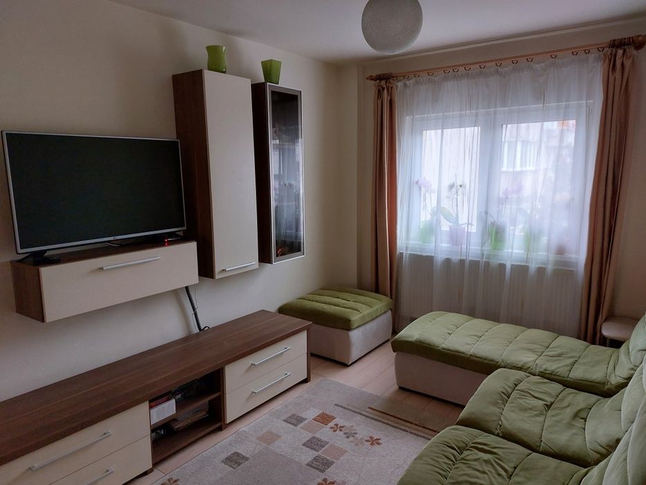 Vând apartament cu 4 camere în Plopilor