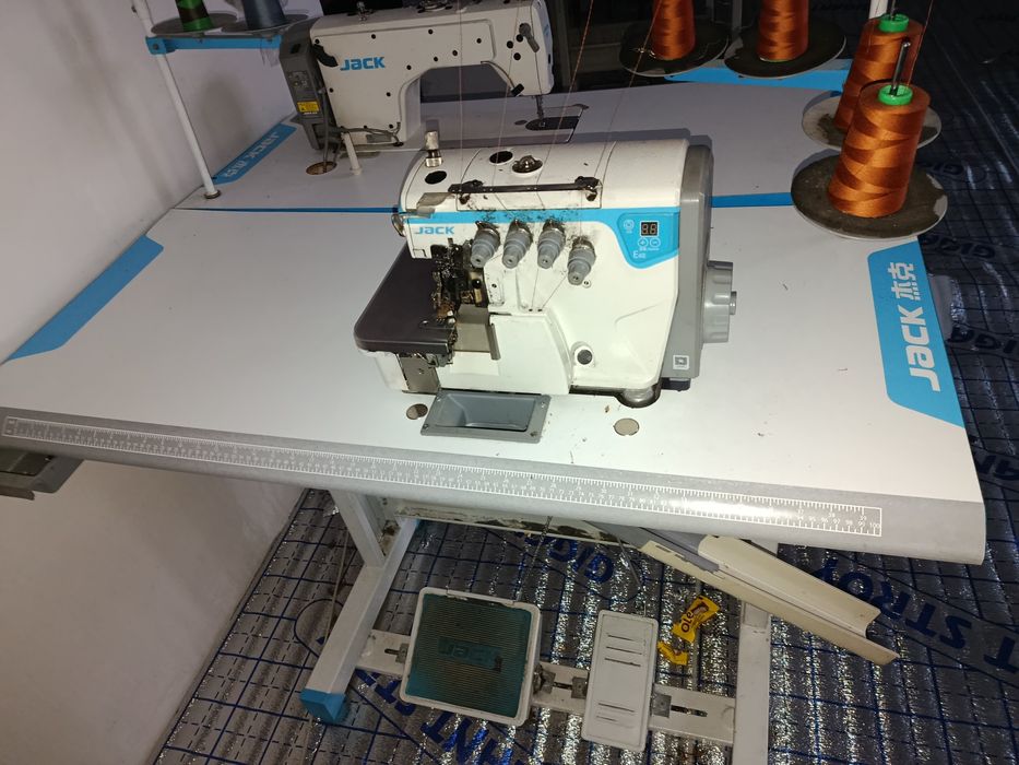 Jak tikuv mashinalari sotiladi. Narxini kelishtirib beramiz.