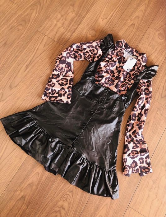 Compleu, model actual, cămașă cu fustă