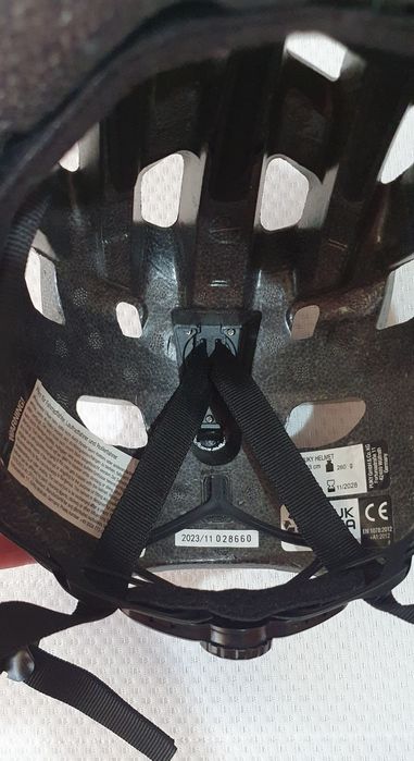 Vând cască de bicicletă